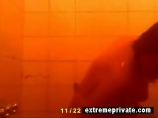 Hidden camera my showering gunging éndah wadon mum 42 years