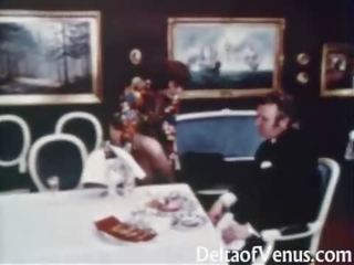 Vintažas seksas video 1960s - plaukuotas suaugę brunetė - lentelė už trys
