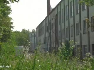 Jeny ferreiro sem cuecas em abandoned factory. real sensual advanture