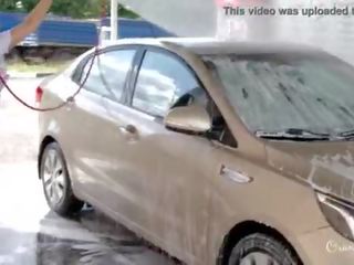 पब्लिक न्यूड carwash